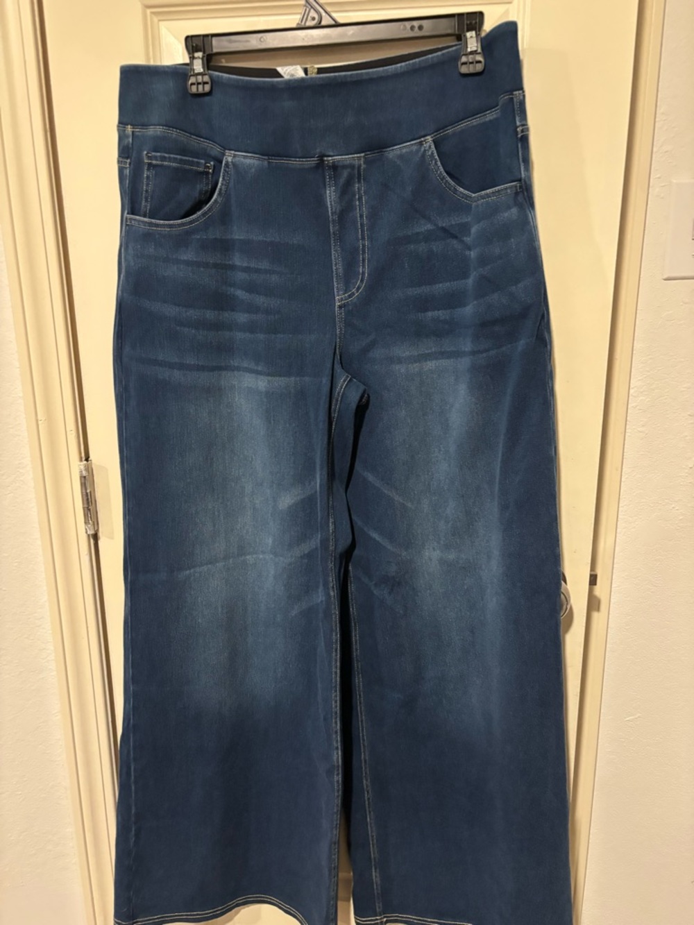 HALARA Wide Leg Pull-On Jeans in Dark Blue Wash